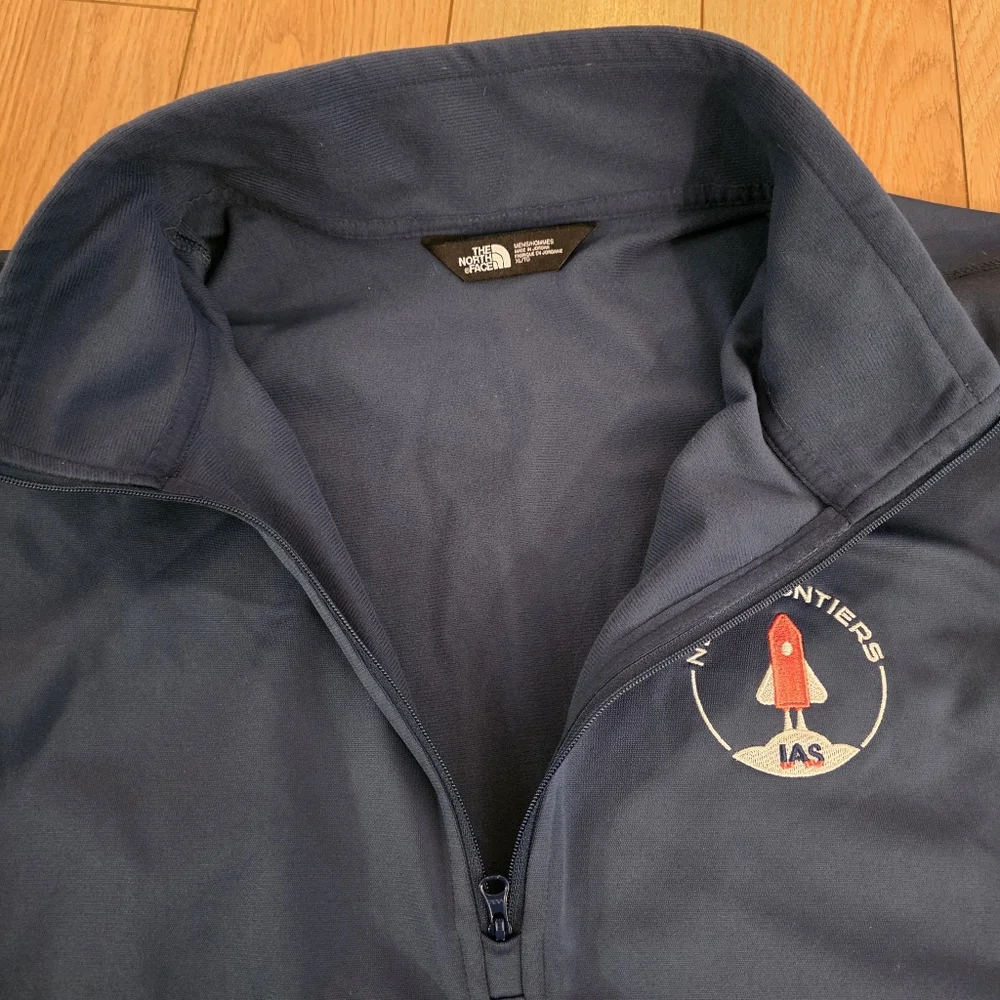 North Face New Frontiers Quarter Zip Jacket- XL